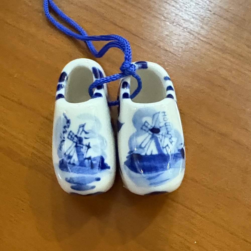 NEW Blue and White decorative ceramic Dutch shoes from Holland. Hand painted.